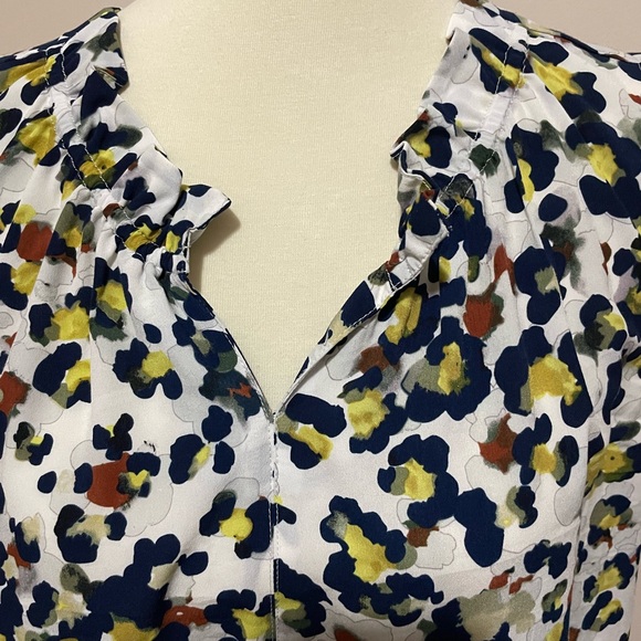 Cabi sleeveless top. Size L. Excellent condition - Picture 2 of 5